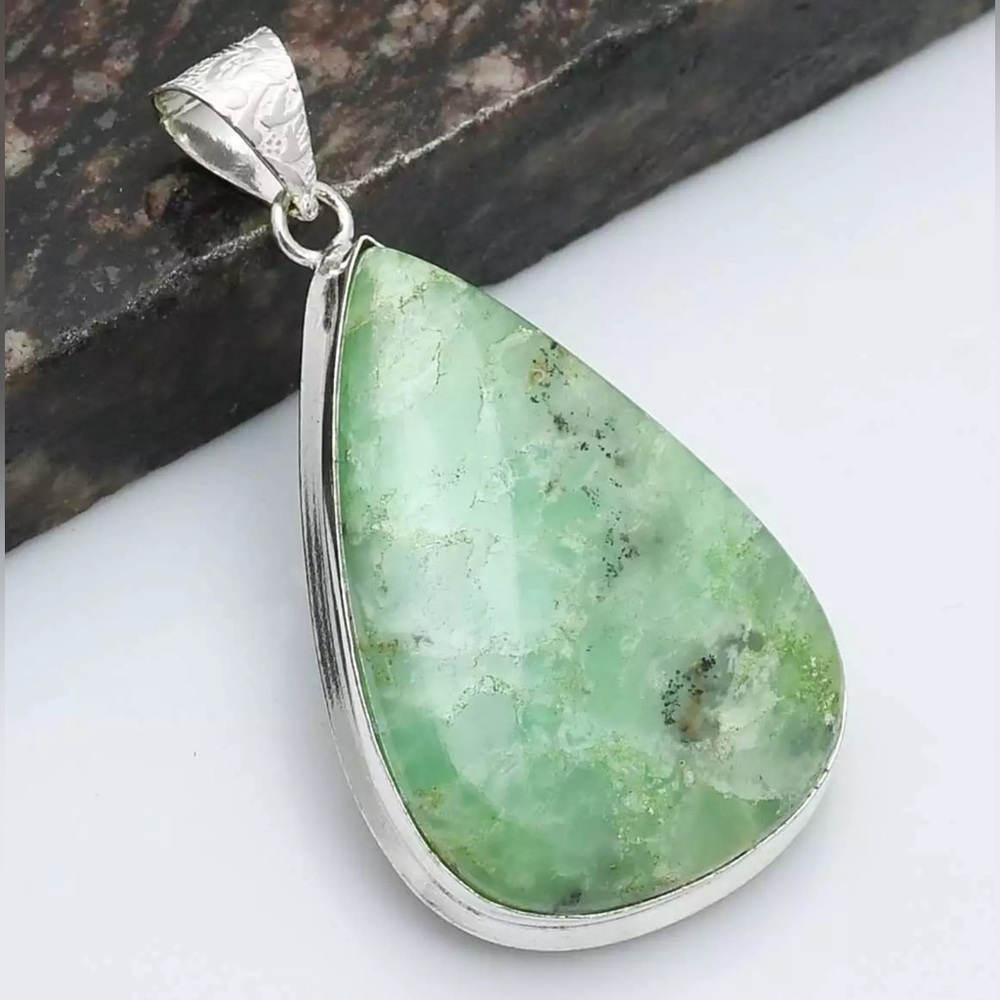 CHRYSOPRASE PENDANT